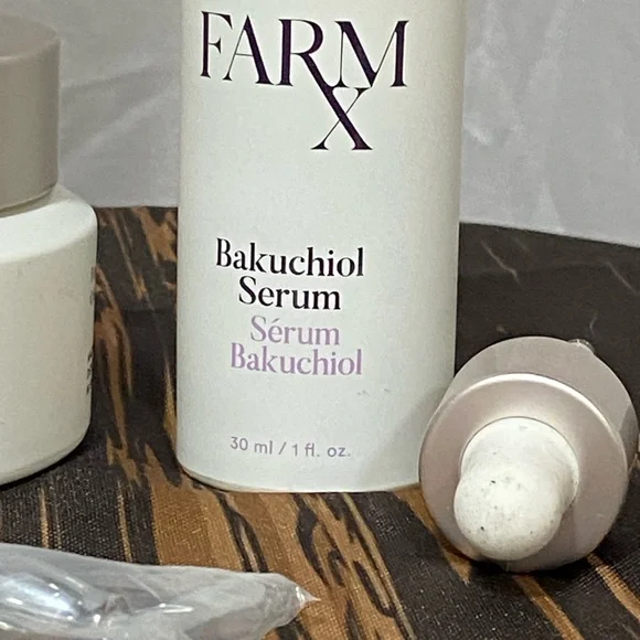 Bakuchiol Cream and Serum Set - White and Silver - Picture 4 of 8